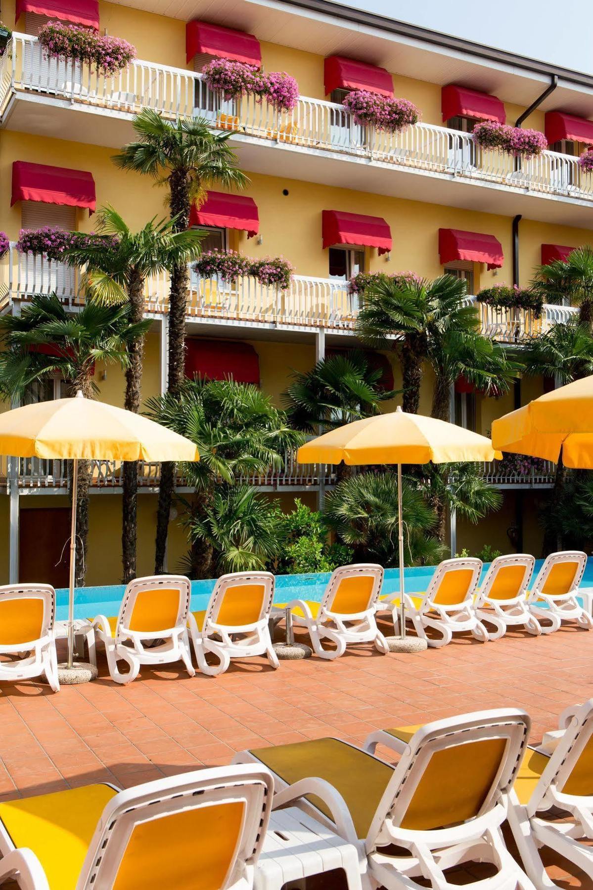 Hotel Capri Bardolino 3S Екстер'єр фото